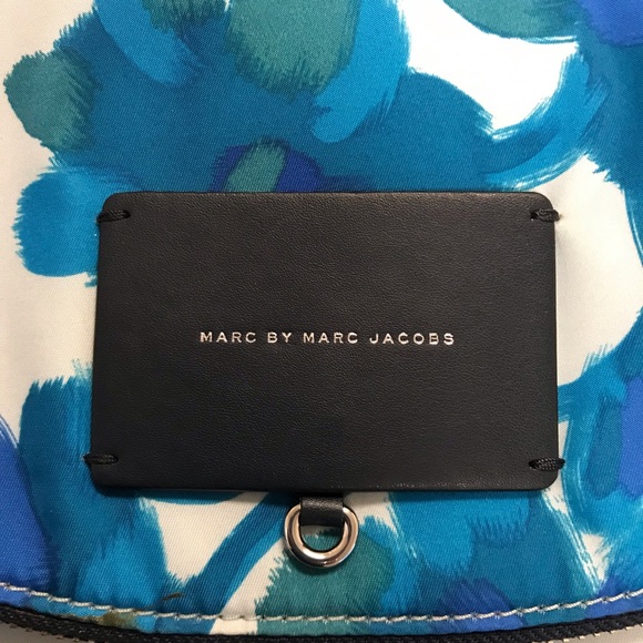 Marc by Marc Jacobs handbag - Picture 2 of 6